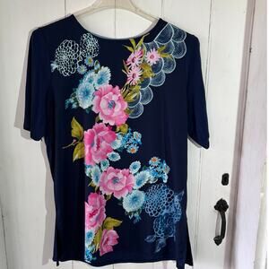 Chicos Floral Shirt.‎ Size 2